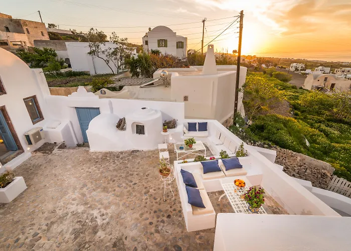 Fava Eco 4* Foinikia (Santorini)