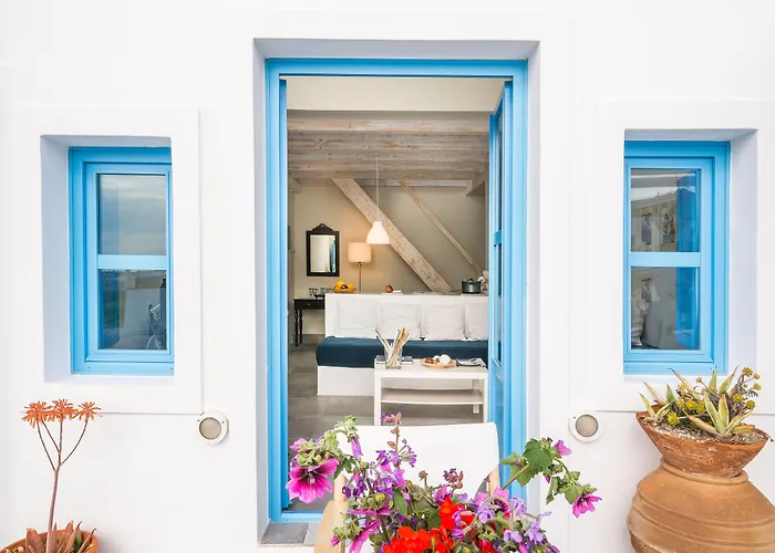 Fava Eco 4* Foinikia (Santorini)