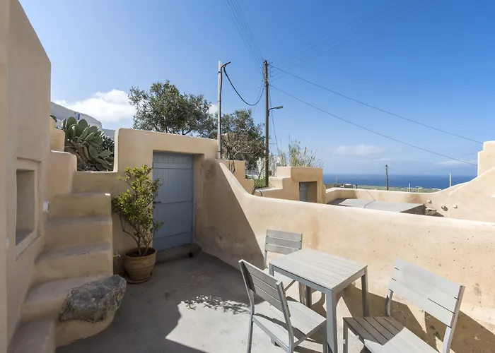 Aparthotel Fava Eco Foinikia (Santorini)