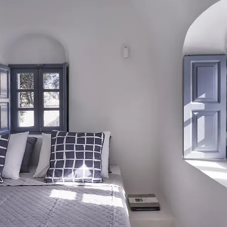 Fava Eco Aparthotel Foinikia (Santorini)