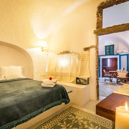 Fava Eco Aparthotel Foinikia (Santorini)